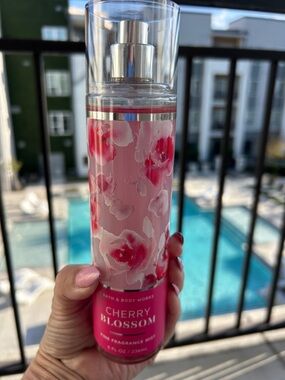 Throwback Bath & Body Works Cherry Blossom Fragrance Mist